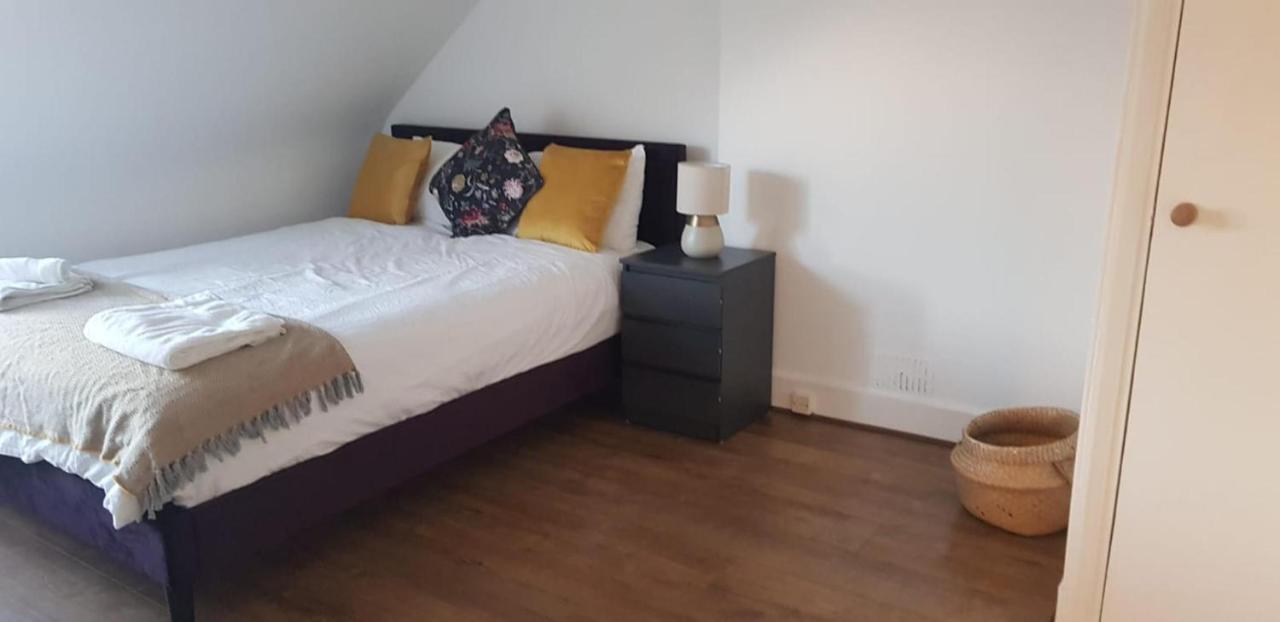 Stunning 1-Bed Apartment In London Bagian luar foto