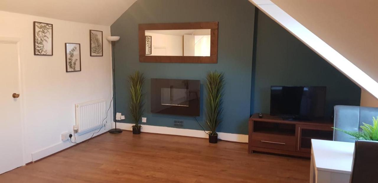Stunning 1-Bed Apartment In London Bagian luar foto